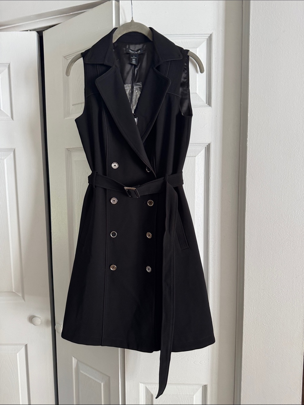 White House black market Sleeveless Black Trench Dress with Belt  size 2